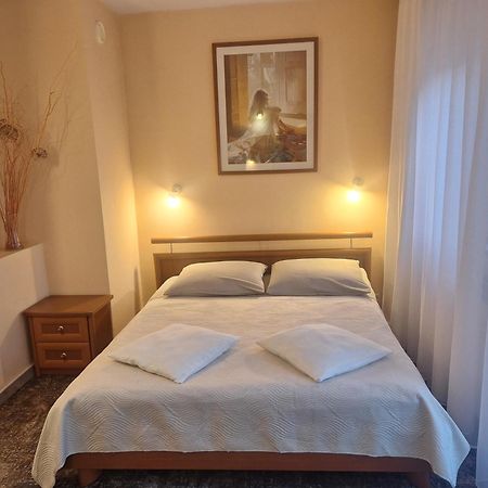 Hotel W Dobieszkowie สตรีกูฟ ภายนอก รูปภาพ