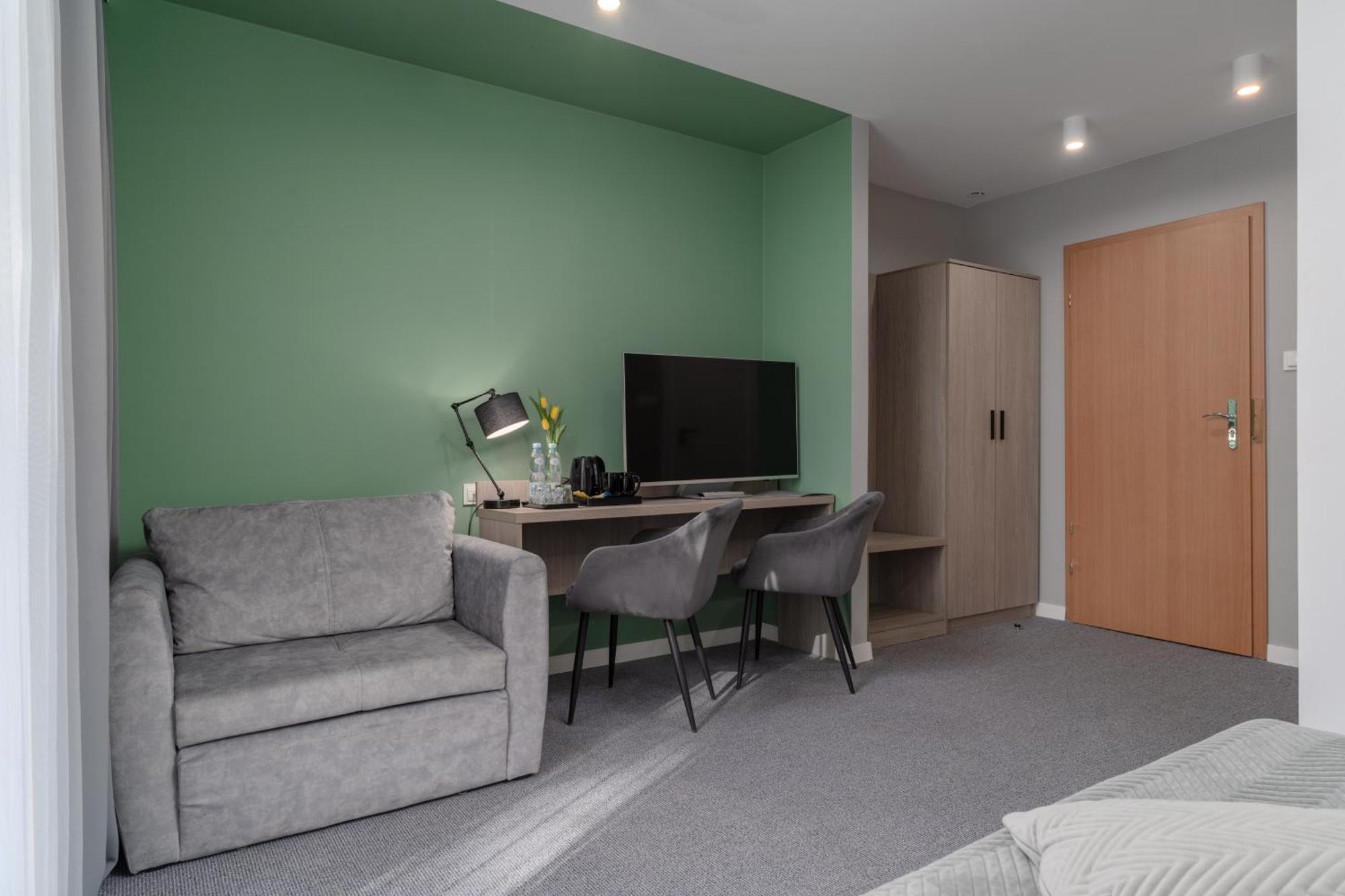 Hotel W Dobieszkowie สตรีกูฟ ภายนอก รูปภาพ